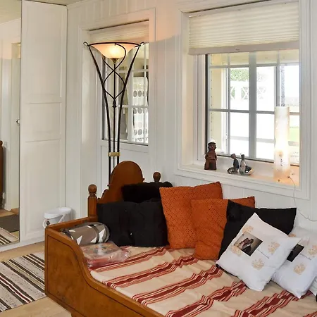 10 Person In I Romsdal Tornes