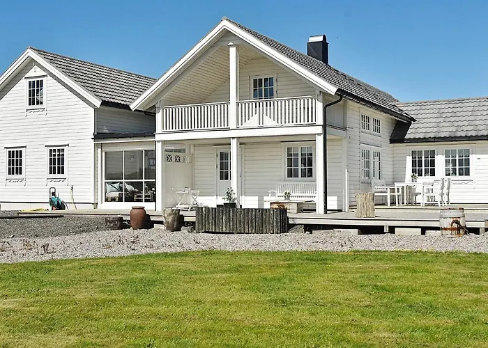 10 Person In I Romsdal * Tornes