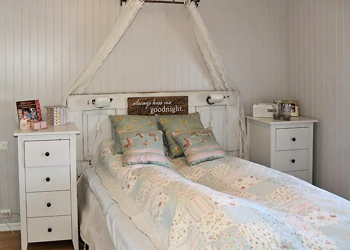 10 Person In I Romsdal *