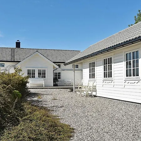 4 Star Holiday Home In Tornes I Romsdal