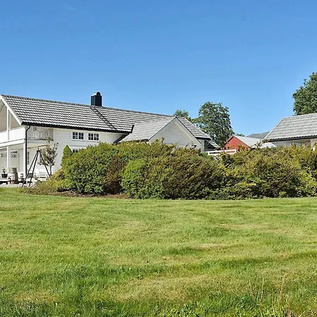 Сasa de vacaciones 4 Star Holiday Home In Tornes I Romsdal Tornes